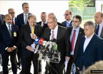 prioridade-e-recuperar-atividade-economica-e-manter-empregos,-diz-alckmin
